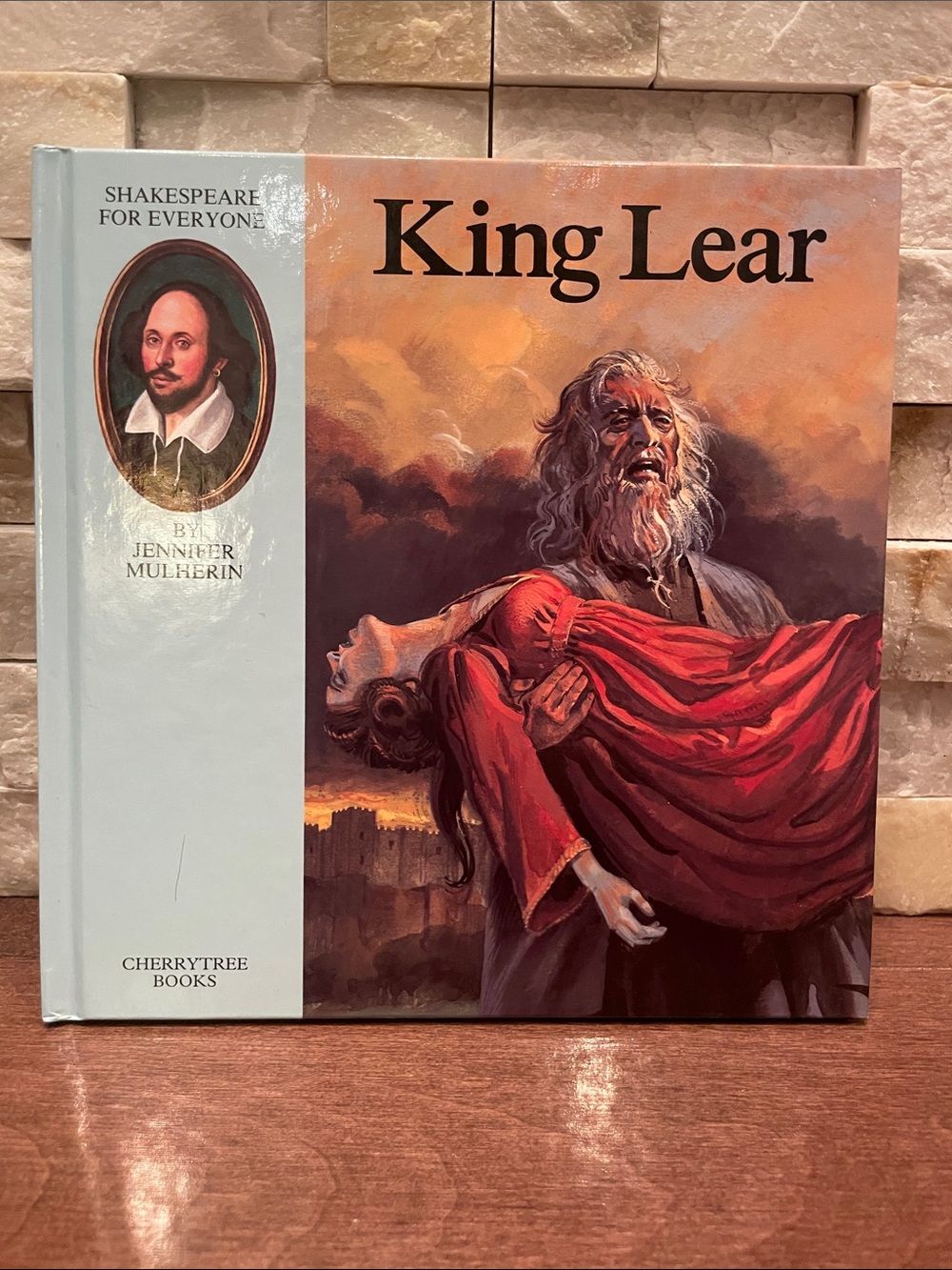 King Lear illustrated hardcover book - red and cream cover